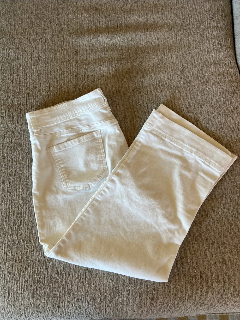 White Capri jeans